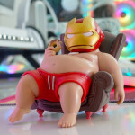 MÔ HÌNH IRON MAN BÉO SOFA CHIBI 12CM