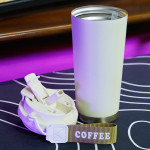 Cốc giữ nhiệt 700ml cafe văn phòng màu trắng đế vàng